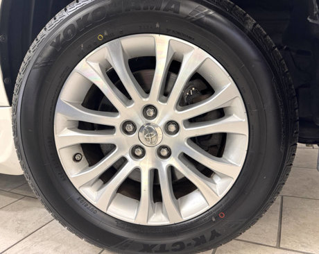Used 2015 Toyota Sienna XLE image 24