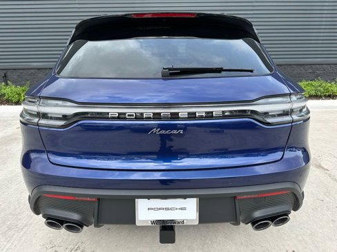 Used 2025 Porsche Macan image 12