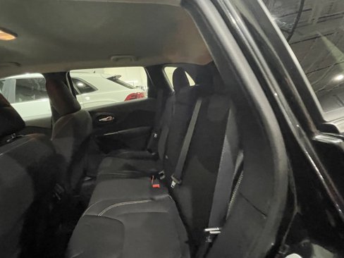 Used 2016 Jeep Cherokee Latitude image 14