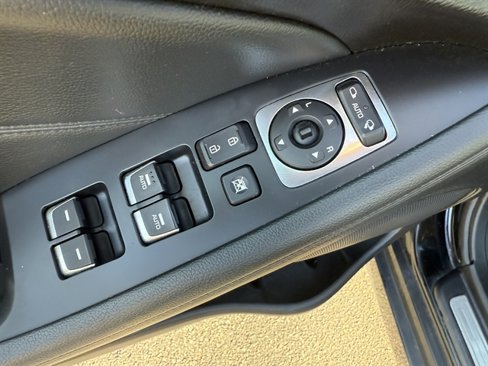 Used 2015 Kia Cadenza Premium w/ Technology Package image 19