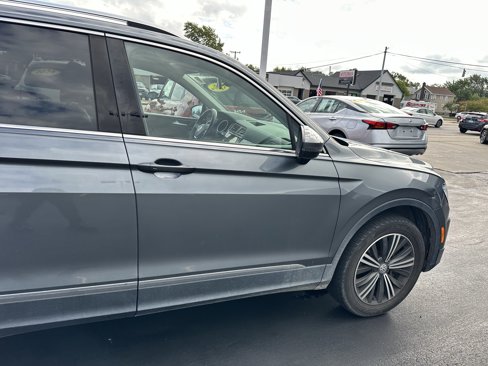 Used 2018 Volkswagen Tiguan SEL w/ 3rd Row Seat Package image 10