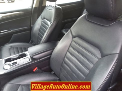 Used 2017 Ford Fusion SE w/ Fusion SE Technology Package image 19