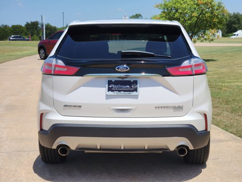 Used 2019 Ford Edge Titanium w/ Cold Weather Package image 9