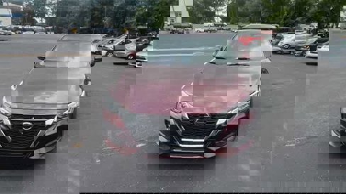 Used 2023 Nissan Sentra SV image 3