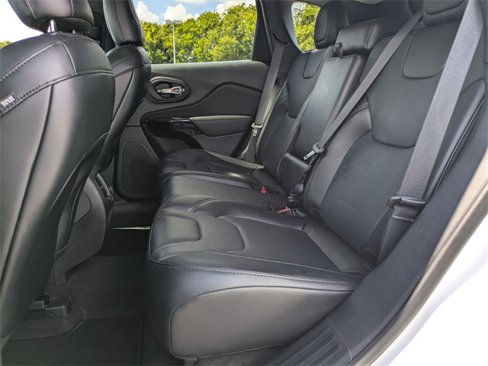 Used 2023 Jeep Cherokee Altitude Lux image 10