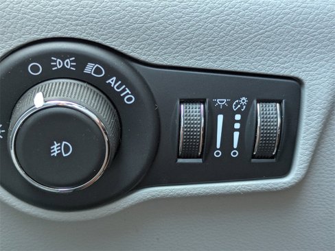 Used 2022 Jeep Compass Latitude w/ Convenience Group image 22