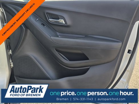 Used 2020 Chevrolet Trax LT w/ Redline Edition image 37