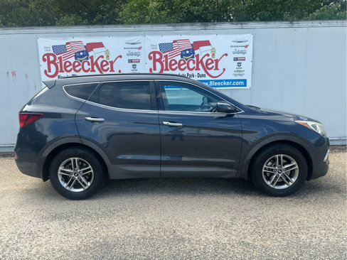 Used 2017 Hyundai Santa Fe Sport image 2