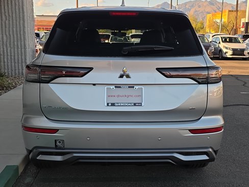 New 2025 Mitsubishi Outlander SE image 3