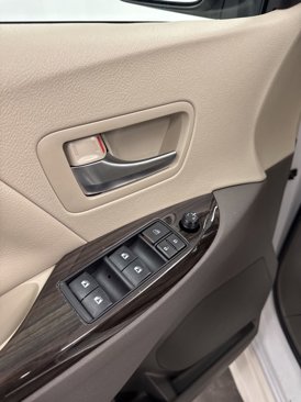 Used 2019 Toyota Sienna XLE Premium image 11