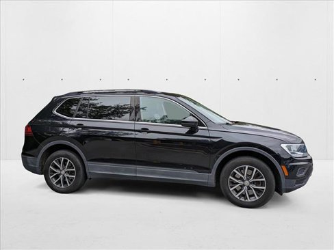 Used 2019 Volkswagen Tiguan SE w/ Panoramic Sunroof Package image 4