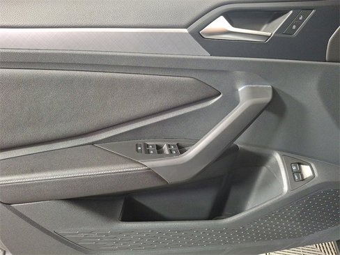 Used 2023 Volkswagen Jetta SE w/ Panoramic Sunroof Package image 15