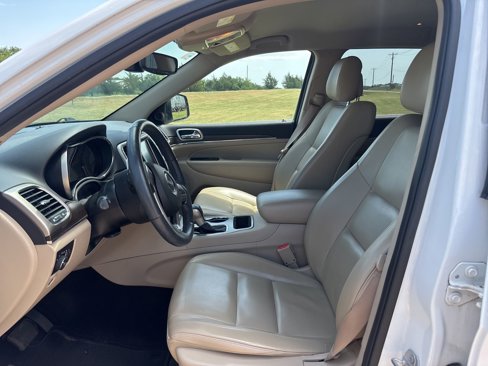 Used 2017 Jeep Grand Cherokee Limited image 9