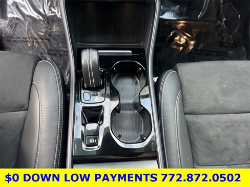 Used 2021 Volvo XC40 T5 R-Design image 21