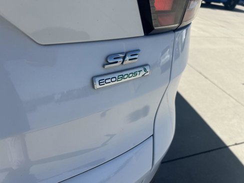 Used 2017 Ford Escape SE image 9