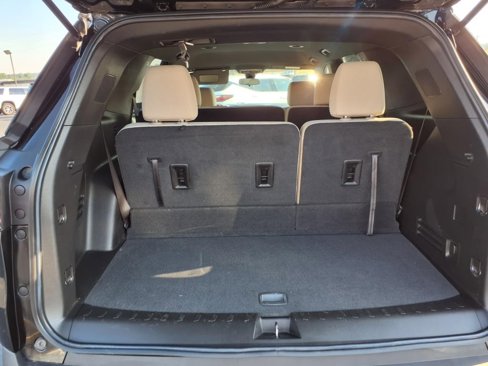 Used 2023 Chevrolet Traverse LS w/ Safety Package image 5