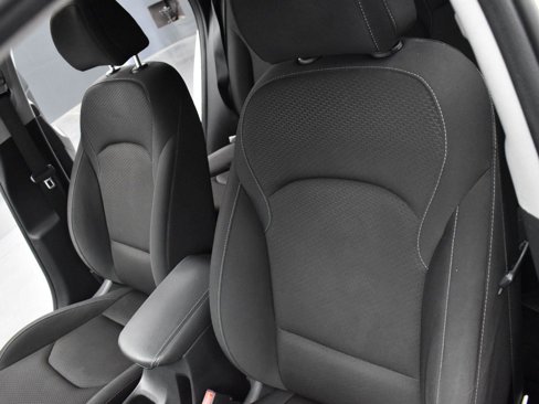 Used 2018 Hyundai Elantra GT image 13