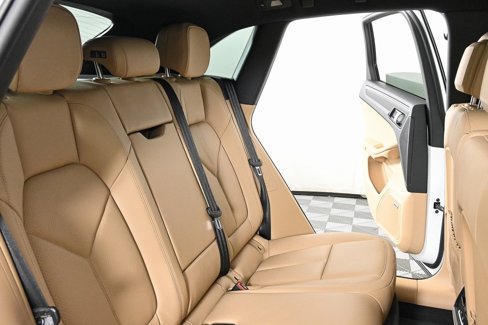 Certified 2025 Porsche Macan image 23