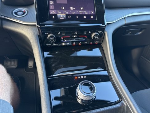 New 2025 Jeep Grand Cherokee Laredo X w/ Luxury Tech Group I image 30