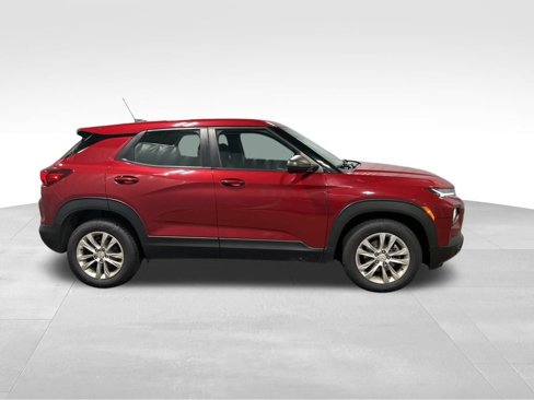 Used 2021 Chevrolet TrailBlazer LS image 2
