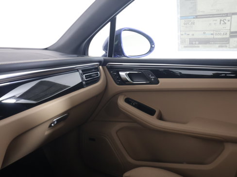 New 2025 Porsche Macan image 14