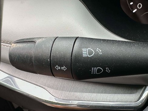 Used 2022 Jeep Compass Limited image 23