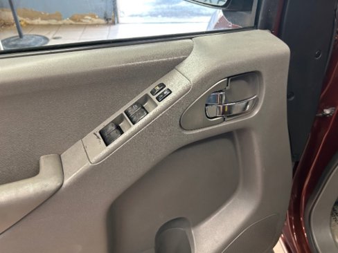 Used 2016 Nissan Frontier SV w/ SV Value Truck Package image 7