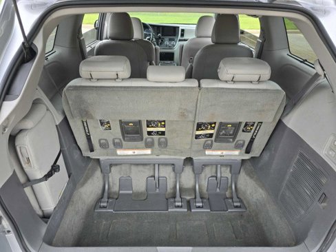 Used 2015 Toyota Sienna XLE Premium image 11