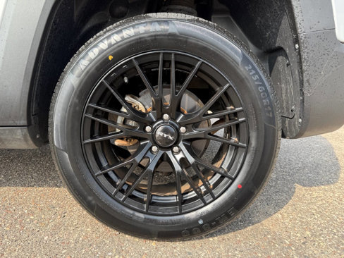 Used 2020 Jeep Renegade Latitude w/ Cold Weather Group image 18