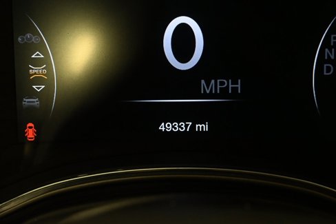 Used 2019 Jeep Grand Cherokee Laredo w/ Laredo X Package image 10