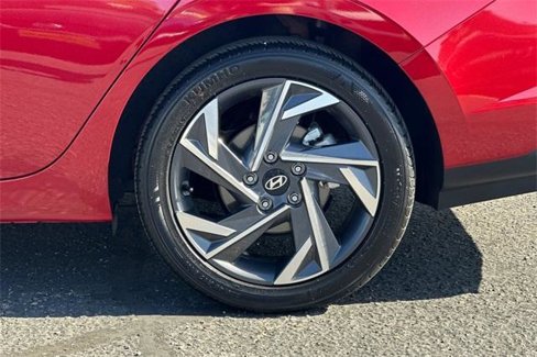 Used 2025 Hyundai Elantra Sport image 26