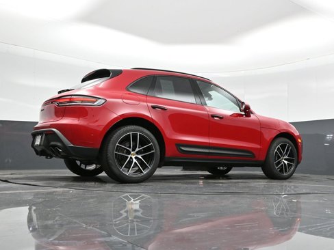 Used 2025 Porsche Macan image 38