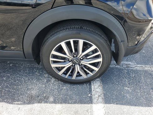 Used 2023 Nissan Kicks SV image 8