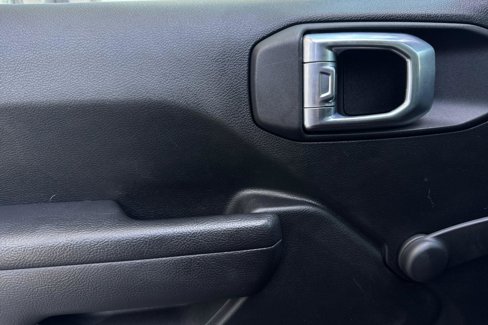 Used 2022 Jeep Wrangler Sport image 13