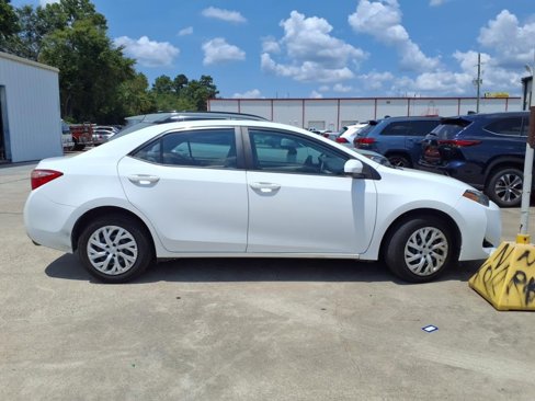 Used 2019 Toyota Corolla LE image 8