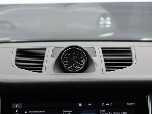 Used 2025 Porsche Macan Turbo image 23