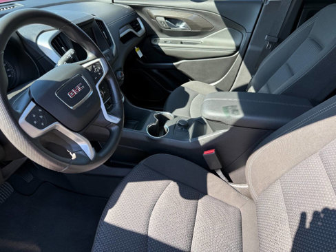 Used 2024 GMC Terrain SLE image 10