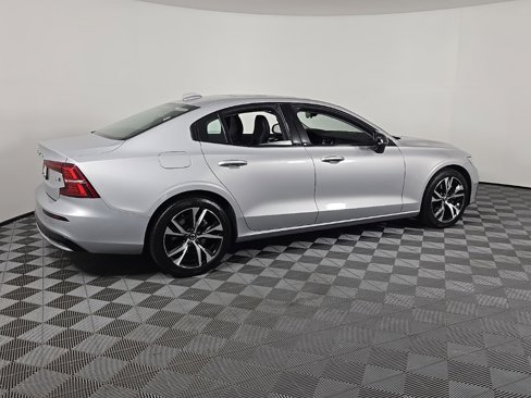 Certified 2025 Volvo S60 B5 Core image 7