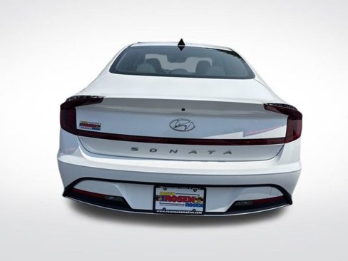 Certified 2023 Hyundai Sonata SE w/ Preferred Accessory Package image 4