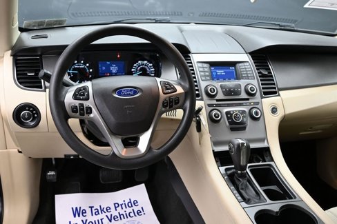 Used 2016 Ford Taurus SE image 18