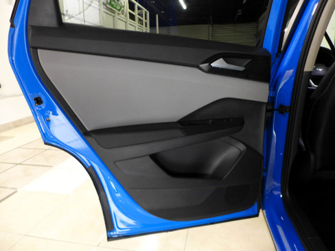 Used 2022 Volkswagen Taos SE w/ Panoramic Sunroof Package image 64