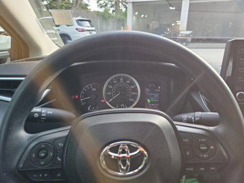 Used 2022 Toyota Corolla LE image 26