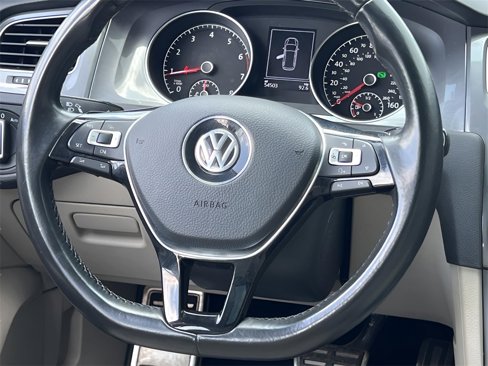 Used 2017 Volkswagen Golf Alltrack SE image 39