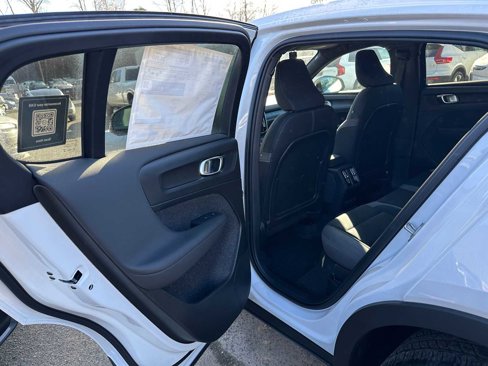 Certified 2024 Volvo C40 Recharge Core w/ Climate Package image 15