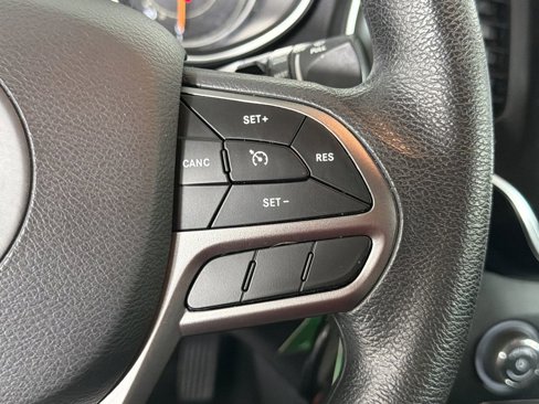 Used 2020 Jeep Cherokee Latitude image 24
