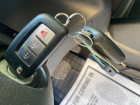Used 2017 Nissan Rogue S image 33