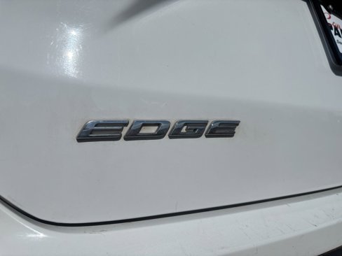Used 2020 Ford Edge SEL image 7