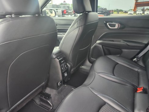 New 2025 Jeep Compass Latitude w/ Altitude Special Edition image 8