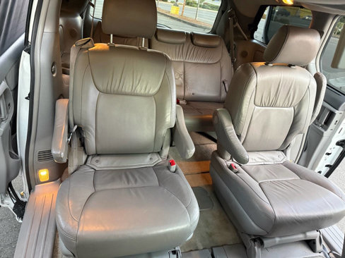 Used 2008 Toyota Sienna XLE Limited image 12