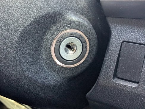 Used 2018 Toyota RAV4 LE image 32